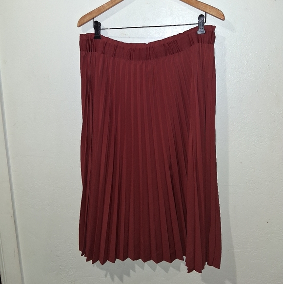 ATHLETA Hayes Pleated Midi Skirt - Picture 7 of 7